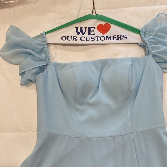 Beautiful light blue bridesmaid dress.  Size 6. - Picture 3 of 5